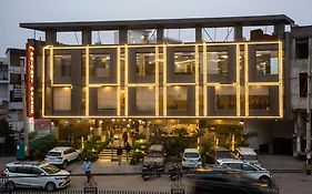 Hotel Park Tree Igi Airport By Unit Of Prithvi Palace With Free Airport Transsfer